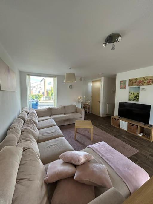 Great House + Air Conditioning + Free Car Parking マンチェスター エクステリア 写真