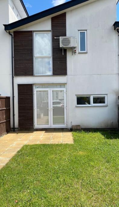 Great House + Air Conditioning + Free Car Parking マンチェスター エクステリア 写真
